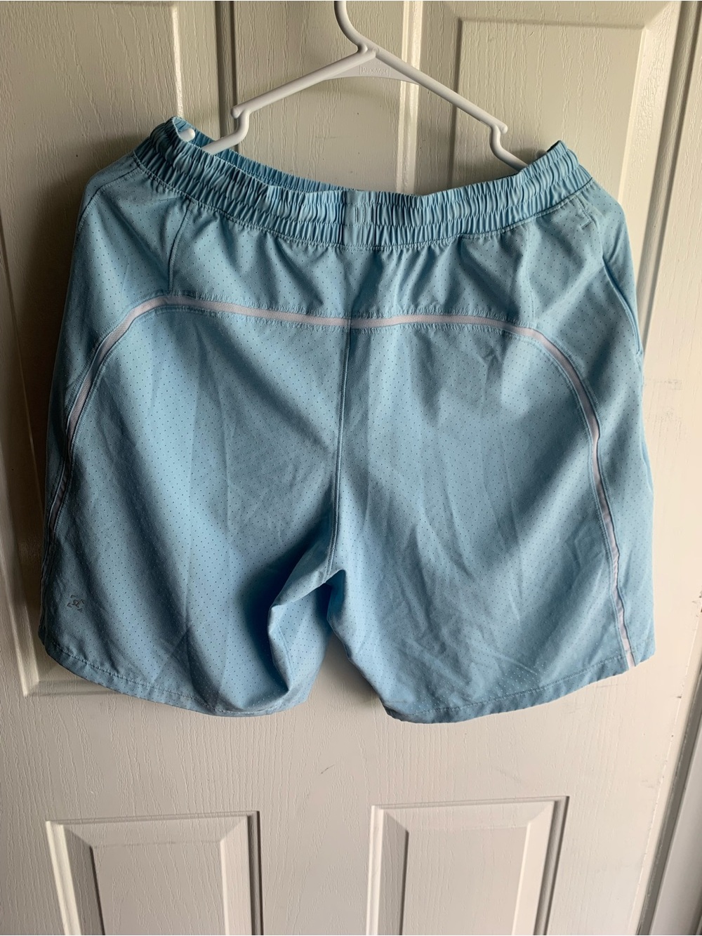 lululemon athletica Light Blue Men’s Athletic Shorts - Picture 2 of 5